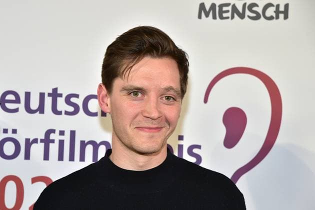 3. Deutschen Hörfilmpreis 2025. Jonas Nay (Band Pudeldame) Ankunft zum c in Berlin, am 25.03.2025