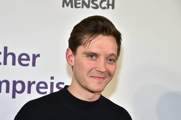 3. Deutschen Hörfilmpreis 2025. Jonas Nay (Band Pudeldame) Ankunft zum c in Berlin, am 25.03.2025