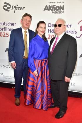 3. Deutschen Hörfilmpreis 2025. Andreas Bethke, GF des DBSV, Nadine Heidenreich , Hans-Werner Lange, Präsident DBSV Ankunft zum c in Berlin, am 25.03.2025