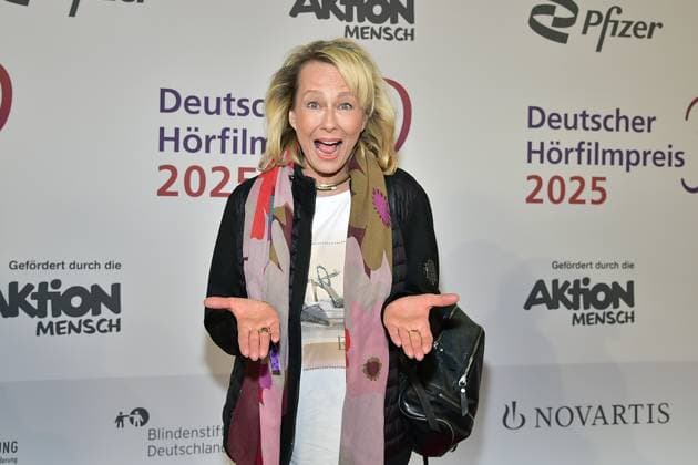 3. Deutschen Hörfilmpreis 2025. Debora Weigert Ankunft zum 23. Deutschen Hoerfilmpreis in Berlin, am 25.03.2025