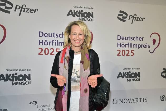 3. Deutschen Hörfilmpreis 2025. Debora Weigert Ankunft zum 23. Deutschen Hoerfilmpreis in Berlin, am 25.03.2025
