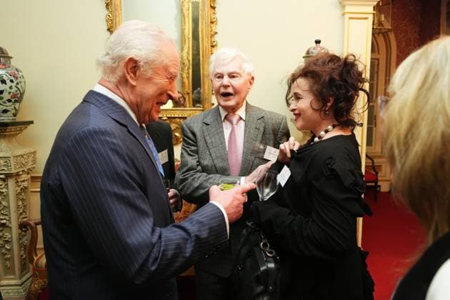 Entertainment Themen der Woche KW13 Entertainment Bilder des Tages The Queen s Reading Room Medal launch King Charles III with Sir Derek Jacobi and Helena Bonham Carter during a reception at Clarence House, London, for authors, members of the literary community and representatives from The Queen s Reading Room, to celebrate the launch of The Queen s Reading Room Medal, a new medal designed to recognise individuals who are championing books and storytelling in their local communities. Picture date: Tuesday March 25, 2025. PA, Credit:Aaron Chown Avalon UK, London  Copyright: xAaronxChownx xAvalonx 0979419399