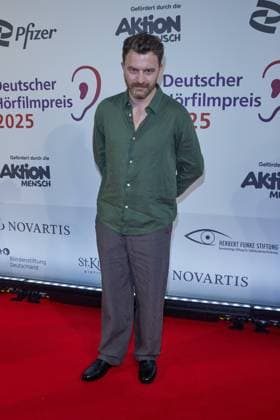 Friedrich Muecke - Gaesteankunft zum 23. Deutschen Hoerfilmpreis 2025 im Colosseum Filmtheater in Berlin am 25.02.2025. 23.Deutscher Hoerfimpreis 2025