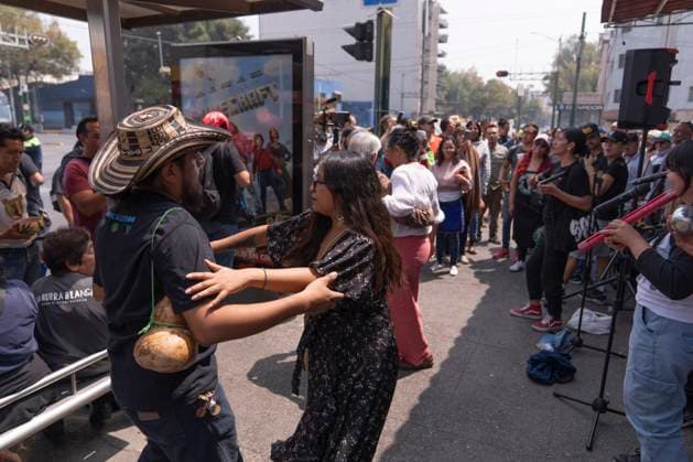 March 25, 2025, Mexico, Mexico: Demonstrators dance during a protest against the closure of the Paloma Azul pulqueria. Pulque workers held a protest to demand that the Administrative Verification Institute (INVEA) stop the closure of pulquerias in Mexico City, such as Paloma Azul. This year, up to 15 pulquer™as have been closed. Mexico Mexico - ZUMAs197 20250325_aaa_s197_110 Copyright: xGuillermoxDiazx