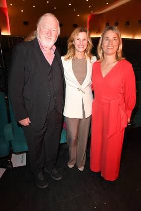 Felix von Manteuffel, Leslie Malton und Verena Bentele bei der Verleihung vom Deutschen Hoerfilmpreis am 25.03.2025 in Berlin Deutscher Hoerfilmpreis 2025 in Berlin