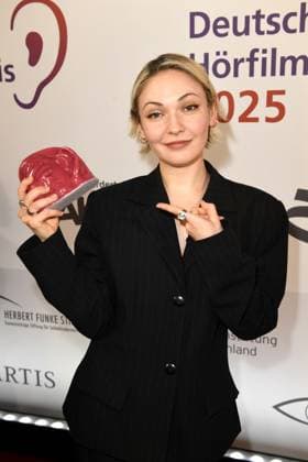 Emma Nova bei der Verleihung vom Deutschen Hoerfilmpreis am 25.03.2025 in Berlin Deutscher Hoerfilmpreis 2025 in Berlin