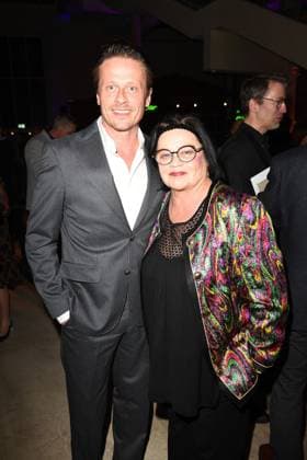 Roman Knizka und seine Mutter Christina Knizka bei der Verleihung vom Deutschen Hoerfilmpreis am 25.03.2025 in Berlin Deutscher Hoerfilmpreis 2025 in Berlin
