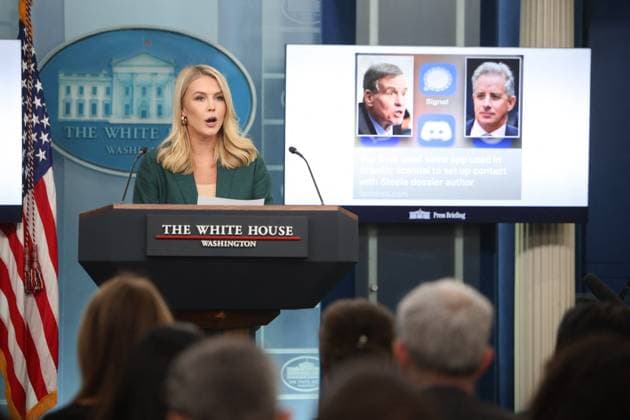 News Themen der Woche KW13 News Bilder des Tages White House press briefing in Washington White House Press Secretary Karoline Leavitt gives a press briefing at the White House, in Washington, DC, USA, on March 26, 2025. Photo by Francis Chung Pool ABACAPRESS.COM  Copyright: xPool ABACAx