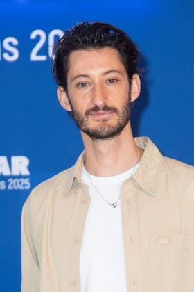 Cesar Des Lyceens 2025 Pierre Niney attending the Le Comte De Monte-Christo - Cesar Des Lyceens 2025 at La Sorbonne University in Paris, France on March 26, 2025. Photo by Aurore Marechal ABACAPRESS.COM Paris France  Copyright: xMarechalxAurore ABACAx