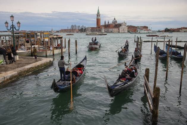 Venice, Italy Gondolas on the Grand Canal in Venice, Italy on March 14th, 2025. Venice Italy  Copyright: xBeataxZawrzelx originalFilename: zawrzel-veniceit250314_npuVn.jpg
