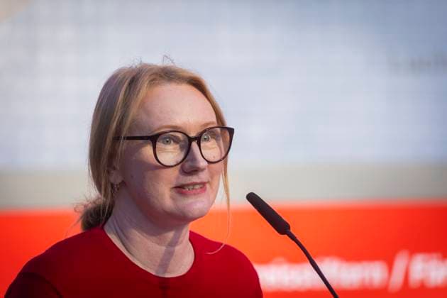 Leipziger Buchmesse In der neuen Messe präsentieren 2.040 Aussteller aus 45 Ländern die Neuheiten dieses Jahres. Die Messe steht in diesem Jahr unter dem Motto Â«Worte bewegen WeltenÂ». Gastland ist in diesem Jahr Norwegen. Preisverleihung der Leipziger Buchmesse 2025 In der Kategorie Belletristik ging die Auszeichnung an Kristine Bilkau für ihren Roman Halbinsel (Luchterhand) Leipzig Sachsen Deutschland