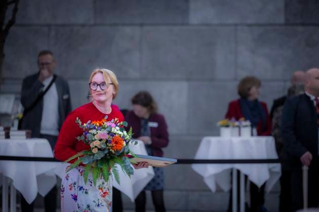 Leipziger Buchmesse In der neuen Messe präsentieren 2.040 Aussteller aus 45 Ländern die Neuheiten dieses Jahres. Die Messe steht in diesem Jahr unter dem Motto Â«Worte bewegen WeltenÂ». Gastland ist in diesem Jahr Norwegen. Preisverleihung der Leipziger Buchmesse 2025 In der Kategorie Belletristik ging die Auszeichnung an Kristine Bilkau für ihren Roman Halbinsel (Luchterhand) Leipzig Sachsen Deutschland