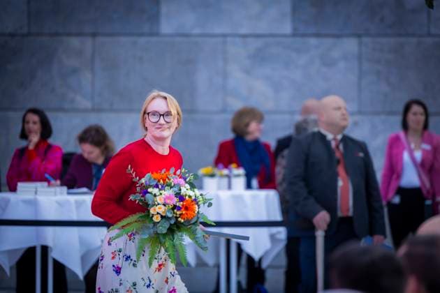 Leipziger Buchmesse In der neuen Messe präsentieren 2.040 Aussteller aus 45 Ländern die Neuheiten dieses Jahres. Die Messe steht in diesem Jahr unter dem Motto Â«Worte bewegen WeltenÂ». Gastland ist in diesem Jahr Norwegen. Preisverleihung der Leipziger Buchmesse 2025 In der Kategorie Belletristik ging die Auszeichnung an Kristine Bilkau für ihren Roman Halbinsel (Luchterhand) Leipzig Sachsen Deutschland