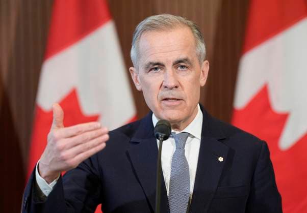 Kanada, Mark Carney Pressekonferenz in Ottawa zum Stand der Beziehungen zwischen Kanada und den USA March 27, 2025, Ottawa, On, Canada: Prime Minister Mark Carney speaks with media on Parliament Hill following a meeting of the Cabinet Committee on Canada-U.S. Relations and National Security in Ottawa on Thursday, March 27, 2025. Ottawa Canada  - ZUMAc35_ 20250327_zaf_c35_102 Copyright: xAdrianxWyldx