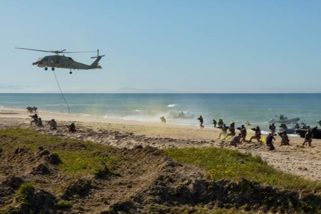 News Themen der Woche KW13 News Bilder des Tages Amphibious exhibition in Barbate within the exercise Dynamic Mariner Flotex 25 of the Navy and NATO Image of the development of the military exhibition organized by the Spanish Navy and NATO in the Playa del Retin, on March 28, 2025 in Barbate, Cadiz Andalusia, Spain In Barbate Cadiz an amphibious exhibition is carried out in the framework of the exercise Dynamic Mariner Flotex 25, organized by the Spanish Navy and NATO This exercise, which takes place on the beach of Retin, in the Gulf of Cadiz and the southern coast of Andalusia It aims to improve interoperability between allied forces and strengthen operational readiness in strategic maritime scenarios 28 MARCH 2025 Francisco J Barbate Cadiz Barbate Cadiz Cadiz Espana  Copyright: xFranciscoxJ.xOlmox 6609028