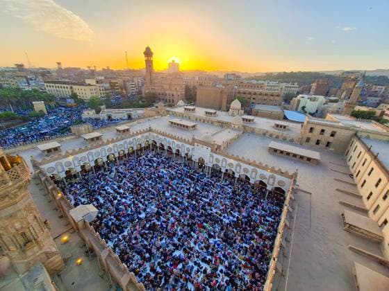 News Themen der Woche KW14 News Bilder des Tages Bilder des Jahres 2025, News 03 März Eid Al-Fitr Prayer In Egypt Muslims gather to perform Eid al-Fitr prayers at Al-Azhar Mosque in Cairo, Egypt, on March 31, 2025. Cairo Egypt  Copyright: xAhmedxMosaadx originalFilename: mosad-notitle250331_nphw0.jpg