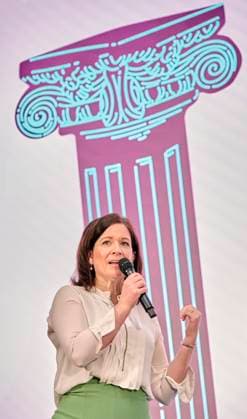 Deutscher Lehrkräftepreis - Katharina Günther-Wünsch EUR,Deutschland, Berlin, 31.03.2025: Katharina Günther-Wünsch (Senatorin für Bildung-Berlin). Unterricht Innovativ 2024 - Deutscher Lehrkräftepreis wird in der Wettbewerbskategorie Vorbildliche Schulleitung wird mit drei Preisen geehrt. Der 1. Preis geht an Andrea Franke von der Willy-Brandt Schule in Berlin-Wedding einer Integrierten Sekundarschule. Der 2. Preis geht an Carten Bangert, Philipp Wetzel und Markus Burster von der Maria-Gress-Schule in Ilffezheim einer Verbundschule aus Baden-Württemberg sowie der 3.Preis an Nicole Verdenhalven von der Rahel-Hirsch-Schule einem Oberstufenzentrum (Berufle Schule) aus Berlin-Marzahn Hellersdorf.