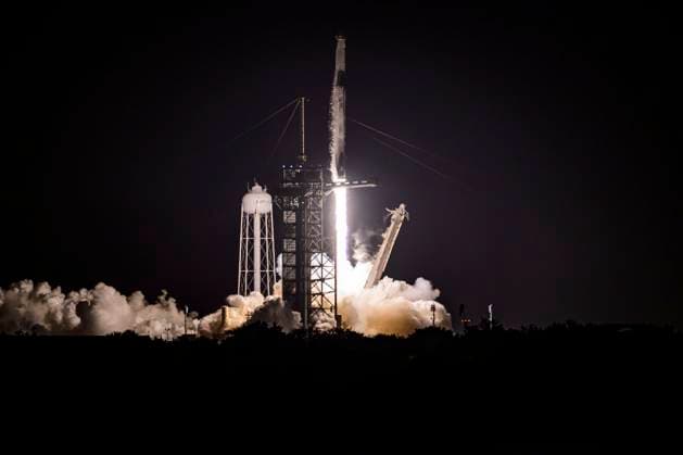 News Themen der Woche KW14 News Bilder des Tages Merritt Island, Start einer SpaceX-Falcon-9-Rakete mit Astronautin Rabea Rogge March 31, 2025, Merritt Island, Florida, USA: A SpaceX Falcon 9 rocket carrying four civilian crew lifts off from Launch Complex 39A (LC-39) at NASAÃ¢â‚¬â ¢s Kennedy Space Center, Florida, on Mar. 31, 2025, at 9:46 p.m. EDT. The all-civilian mission crew of four will be making history as the first human spaceflight mission to fly over the EarthÃ¢â‚¬â ¢s poles during their multi-day mission. Merritt Island USA - ZUMAb268 20250331_znp_b268_029 Copyright: xJenniferxBriggsx