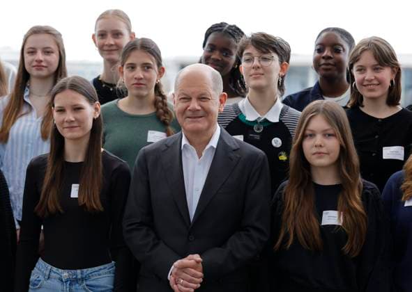 News Themen der Woche KW14 News Bilder des Tages Deutschland, Berlin, Bundeskanzleramt, Teilnahme BK Olaf Scholz an der Auftaktveranstaltung zum bundesweiten Girls Day *** Germany, Berlin, Federal Chancellery, participation of BK Olaf Scholz in the kick-off event for the nationwide Girls Day
