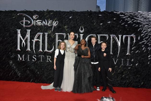 Maleficent Mistress of Evil UK premiere Angelina Jolie and her children L-R) Vivienne Jolie-Pitt, Angelina Jolie, Zahara Jolie-Pitt, Shiloh Jolie-Pitt and Knox Jolie-Pitt Maleficent: Mistress of Evil UK film premiere at the BFI Imax Waterloo, London England on October 09, 2019. CAP Phil Loftus Phil Loftus London Great Britain UK Copyright: xPhilxLoftus CapitalxPicturesx