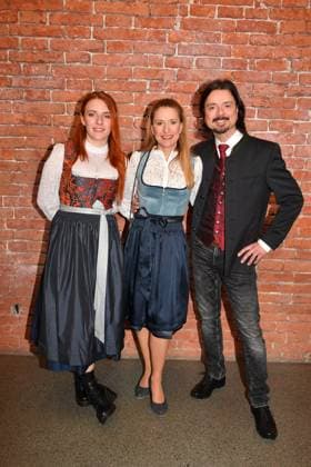 Johanna Mross, Stefanie Hertel mit Ehemann Lenny Verleihung der Bayerischen Staatsmedaille für soziale Verdienste 2025 Allerheiligen-Hofkirche, Residenz München 03. April 2025