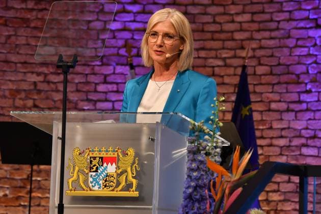 News Bilder des Tages Ulrike Scharf (Staatsministerin) Verleihung der Bayerischen Staatsmedaille für soziale Verdienste 2025 Allerheiligen-Hofkirche, Residenz München 03. April 2025