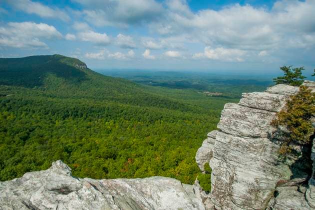 View from the Hanging Rock in the Hanging Rock State Park in Stokes County, near Winston-Salem in North Carolina, USA. View from the Hanging Rock in the Hanging Rock State Park in Stokes County, near Winston-Salem in North Carolina, USA.,  Copyright: xWolfgangxKaehlerx xAvalonx 0563103374