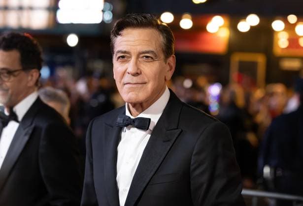 Bilder des Jahres 2025, Entertainment 04 April Arrivals for the New York Broadway opening night of Good Night, and Good Luck Featuring: George Clooney Where: New York, New York, United States When: 03 Apr 2025 Credit: Janet Mayer INSTARimages.com EDITORIAL USE ONLY. NOT FOR USE BY NEWSPAPERS BASED IN THE UK. Copyright: xx instar54644002