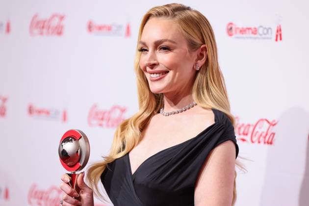 CinemaCon Big Screen Achievement Awards 2025 American actress and singer Lindsay Lohan, recipient of the CinemaCon Vanguard Award, arrives at the CinemaCon Big Screen Achievement Awards 2025 held at Omnia Nightclub at Caesars Palace - CinemaCon is the official convention of Cinema United (formerly the National Association of Theatre Owners) on April 3, 2025 in Las Vegas, Nevada, United States. Omnia Nightclub at Caesars Palace, Las Vegas, Nevada, USA Nevada United States  Copyright: xImagexPressxAgencyx originalFilename: collin-cinemaco250403_npUy2.jpg