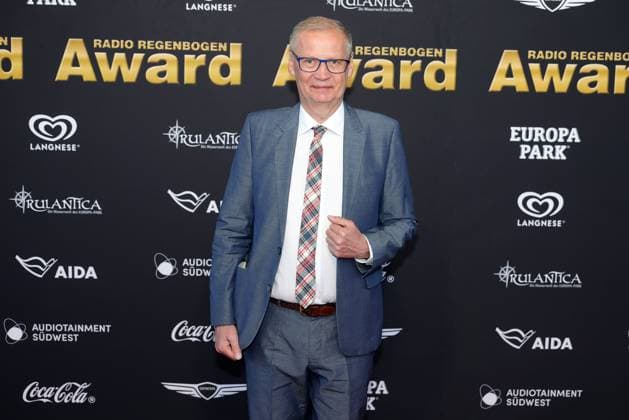 Radio Regenbogen Award 2025 Günther Jauch auf dem roten Teppich. Verleihung des 25. Radio Regenbogen Awards am 04.04.2025 in der Europa Park Arena in Rust. Baden-Württemberg, Deutschland.