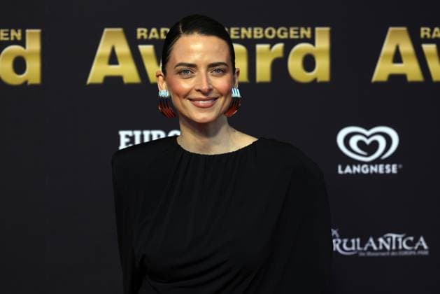 Radio Regenbogen Award 2025 Eva Padberg auf dem roten Teppich. Verleihung des 25. Radio Regenbogen Awards am 04.04.2025 in der Europa Park Arena in Rust. Baden-Württemberg, Deutschland.