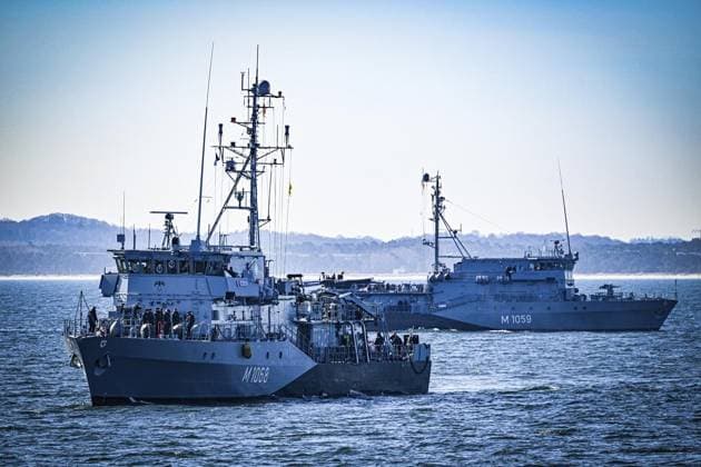 Marinemanöver Baltic Mine Countermeasures Squadron Exercise (Baltic MCM Squadex) ** NUR FÜR REDAKTIONELLE ZWECKE ** EDITORIAL USE ONLY **<p>Minenabwehrmanöver Baltic Mine Countermeasures Squadron Exercise (Baltic MCM Squadex). Es ist ein Natoländer übergreifendes Manöver mit dem Ziel, die Zusammenarbeit im Ostseeraum weiter zu verbessern. Ins Leben gerufen wurde das Manöver vom 3. Minensuchgeschwader der Deutschen Marine, Minenjagdboote Datteln und Weilheim, fotografiert am 02. April 2025 in der Ostsee vor Sassnitz. Berlin Berlin Berlin Copyright: MaurizioxGambarini *** Naval Maneuver Baltic Mine Countermeasures Squadron Exercise Baltic MCM Squadex FOR EDITORIAL PURPOSES ONLY p Mine countermeasures maneuver Baltic Mine Co Copyright: MaurizioxGambarini doc802ecnf9bcoka52lme9 ,EDITORIAL USE ONLY