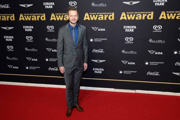Radio Regenbogen Award 2025 Florian Schroeder auf dem roten Teppich. Verleihung des 25. Radio Regenbogen Awards am 04.04.2025 in der Europa Park Arena in Rust. Baden-Württemberg, Deutschland.
