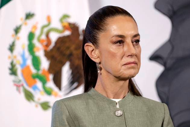 MexicoÃ¢â‚¬â ¢s President, Claudia Sheinbaum Pardo speaks during a briefing conference at National Palace. on April 4, 2025 in Mexico City, Mexico. Mexico City Mexico - ZUMAe321 20250404_zia_e321_013 Copyright: xLuisxBarronx