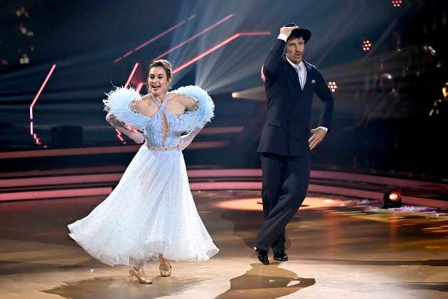 Entertainment Themen der Woche KW14 Entertainment Bilder des Tages Profitänzerin Renata Lusin und Entertainer Marc Eggers sind ausgeschieden bei der 18. Staffel der RTL-Tanzshow Lets Dance im Coloneum. Köln, 04.04.2025 NRW Deutschland *** Professional dancer Renata Lusin and entertainer Marc Eggers are eliminated from the 18th season of the RTL dance show Lets Dance at the Coloneum Cologne, 04 04 2025 NRW Germany Copyright: xDwixAnoraganingrumx