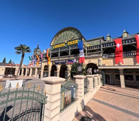 Rust, Deutschland 04. April 2025: Radio Regenbogen Award 2025 im Europa Park Rust Im Bild: Der Eingangsbereich zum Europa Park in Rust Europa Park Baden Württemberg Copyright: xFotostandx xHettichx