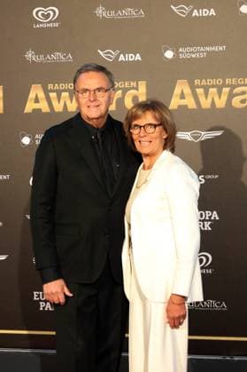 Rust, Deutschland 04. April 2025: Radio Regenbogen Award 2025 im Europa Park Rust Im Bild: Roland Mack und Ehefrau Marianne Mack Europa Park Baden Württemberg Copyright: xFotostandx xHettichx