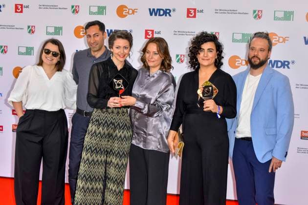 Bahar Bektas, Tobias Carlsberg, Arash Asadi, Antonia Kilian, Meret Madörin, (Exile Never Ends) Preistraeger zu Gast bei der Verleihung des 61.Grimme Preis am 04.04.2025 in Marl NRW Deutschland