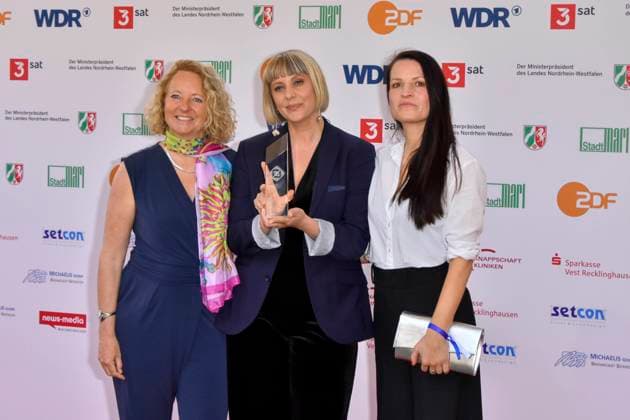 Steffi Niederzoll mit Begleitung (Sieben Winter in Teheran) Preistraegerin zu Gast bei der Verleihung des 61.Grimme Preis am 04.04.2025 in Marl NRW Deutschland