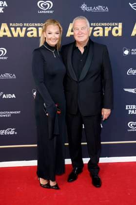 Franziska van Almsick mit Partner Jürgen B. Harder bei der Verleihung des 25. Radio Regenbogen Award 2025 in der Europa-Park Arena. Rust, 04.04.2025
