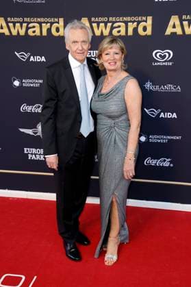 Jürgen Mack mit Ehefrau Mauritia Mack bei der Verleihung des 25. Radio Regenbogen Award 2025 in der Europa-Park Arena. Rust, 04.04.2025