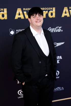 Isaak Guderian bei der Verleihung des 25. Radio Regenbogen Award 2025 in der Europa-Park Arena. Rust, 04.04.2025
