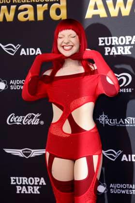 Sophie and the Giants bei der Verleihung des 25. Radio Regenbogen Award 2025 in der Europa-Park Arena. Rust, 04.04.2025