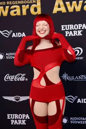 Sophie and the Giants bei der Verleihung des 25. Radio Regenbogen Award 2025 in der Europa-Park Arena. Rust, 04.04.2025