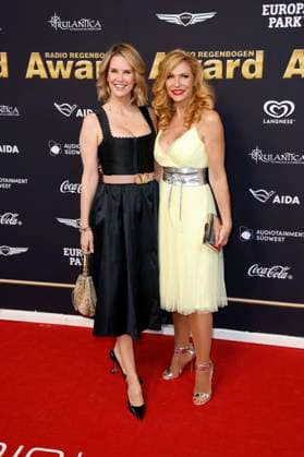 Monica Ivancan und Sonya Kraus bei der Verleihung des 25. Radio Regenbogen Award 2025 in der Europa-Park Arena. Rust, 04.04.2025
