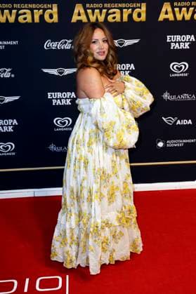 Enissa Amani bei der Verleihung des 25. Radio Regenbogen Award 2025 in der Europa-Park Arena. Rust, 04.04.2025
