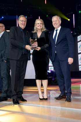 Roland Mack, Barbara Schöneberger und Johannes B. Kerner bei der Verleihung des 25. Radio Regenbogen Award 2025 in der Europa-Park Arena. Rust, 04.04.2025