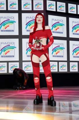 Sophie and the Giants bei der Verleihung des 25. Radio Regenbogen Award 2025 in der Europa-Park Arena. Rust, 04.04.2025