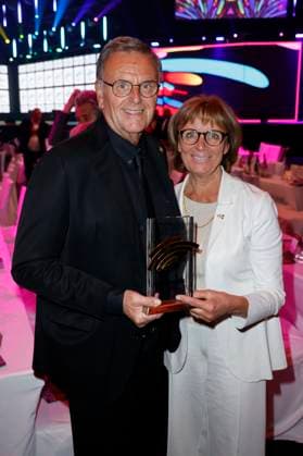 Roland Mack mit Ehefrau Marianne Mack bei der Verleihung des 25. Radio Regenbogen Award 2025 in der Europa-Park Arena. Rust, 04.04.2025