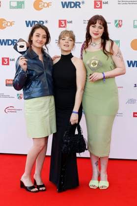 Marie Bloching, Elsa van Damke und Jana Forkel bei der 61. Verleihung des Grimme Preises 2025 im Theater Marl. Marl, 04.04.2025